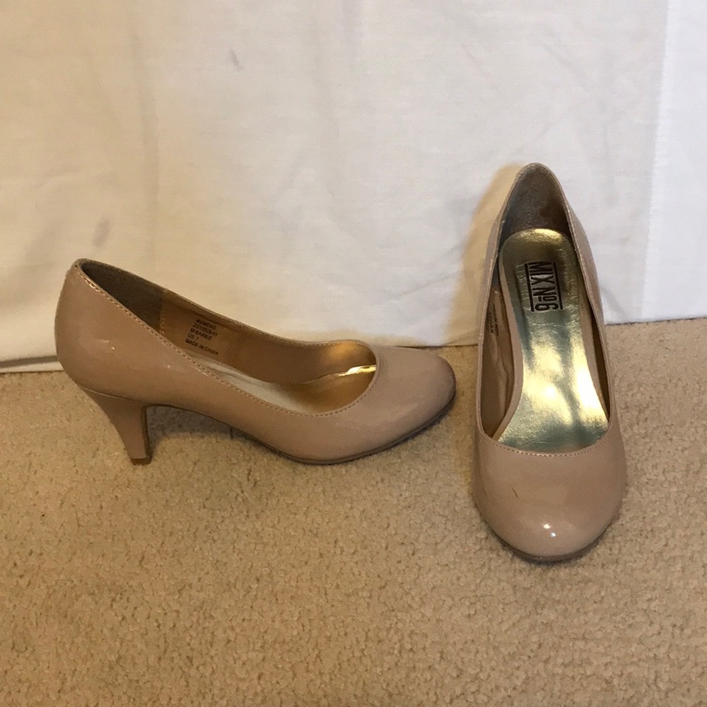 Shoes - Picture 2 of 3